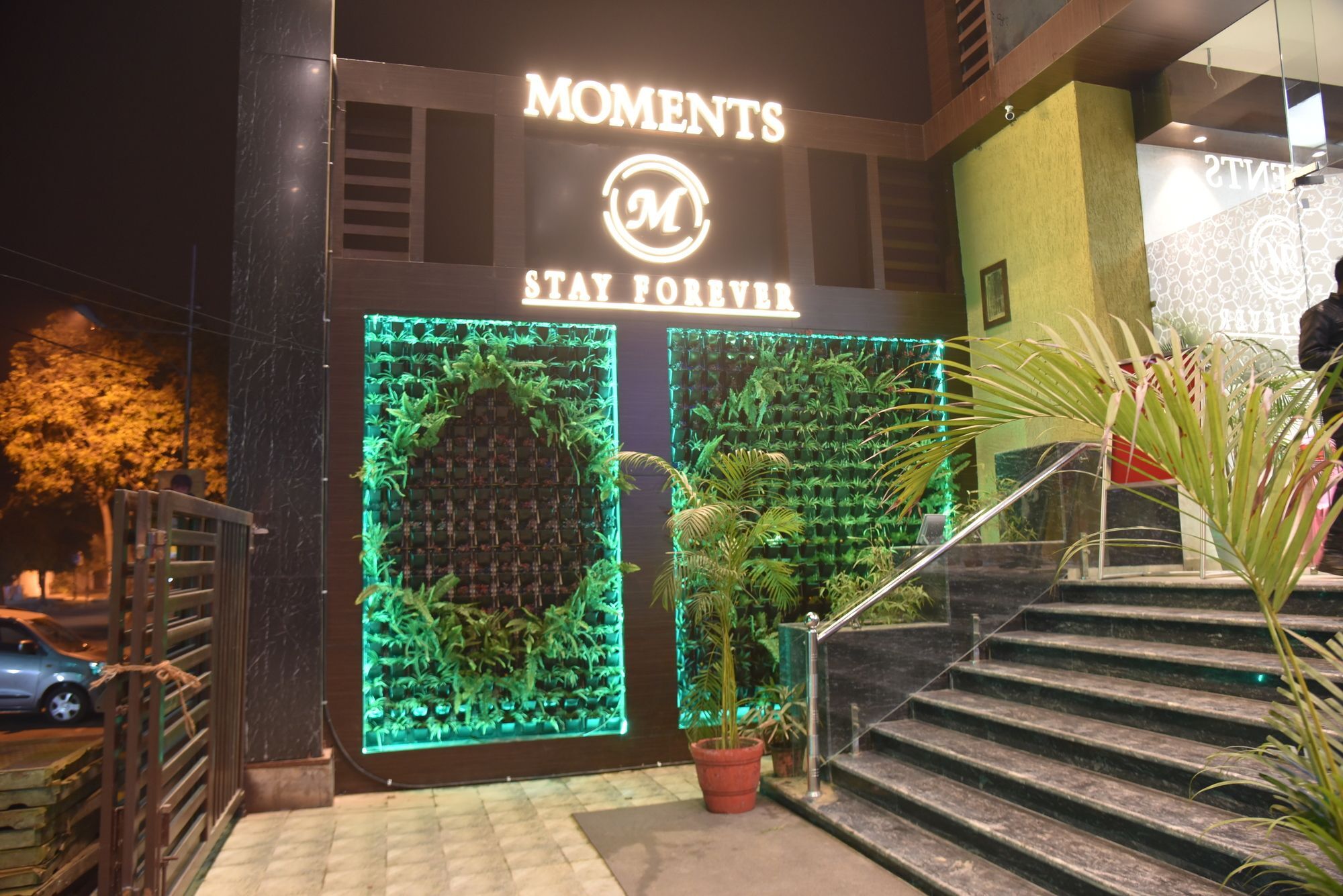 ホテル Moments ラクナウ エクステリア 写真